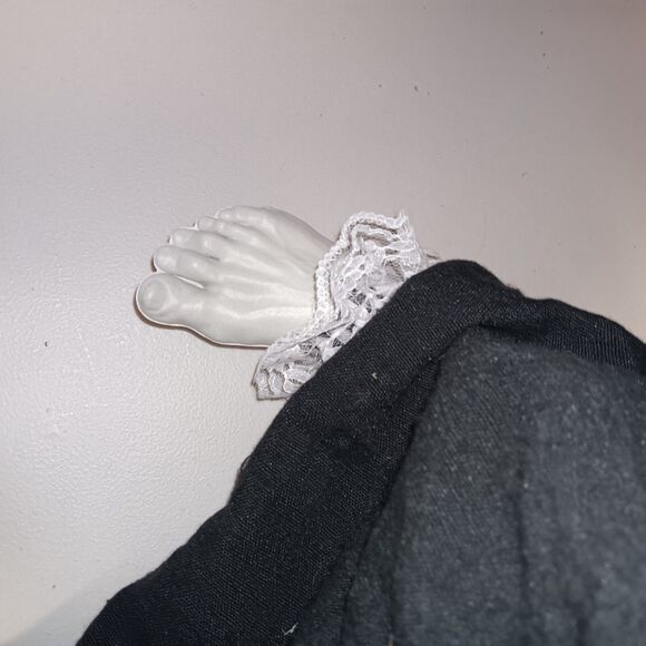 Creepy Dawn the Animated Crawling Zombie Girl Indoor or Covered Outdoor Appx 26" - Picture 6 of 13